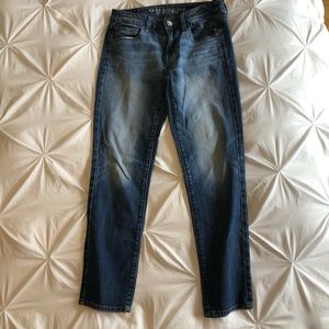 American Eagle 🦅 women’s skinny jeans size 4 short.
